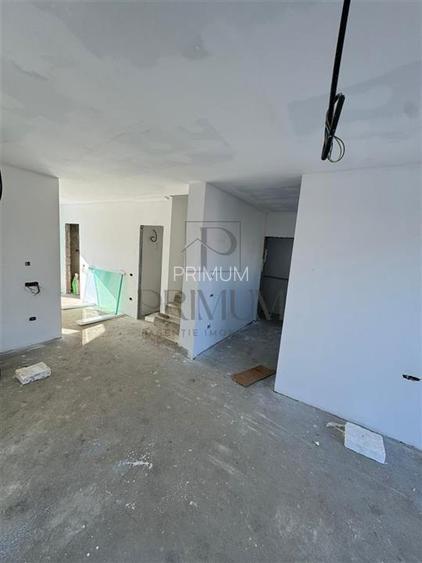 Duplex separat prin camera tehnica - zona linistita - personalizare interioara. - 13