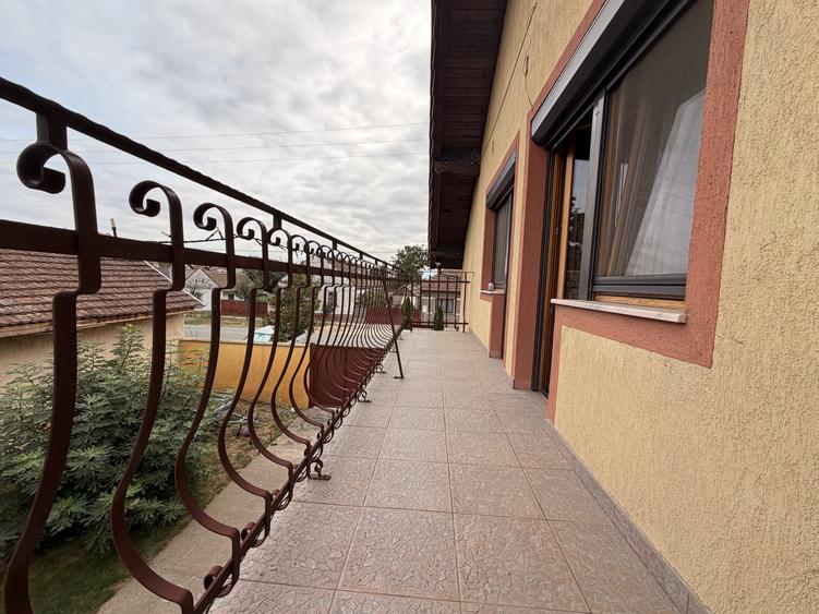 Casa individuala, 300 mp, utili, 1100 mp gradina - Sag
