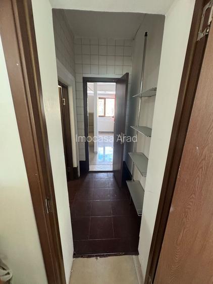 Birouri,sediul firme de închiriat  Etaj 1 în Aradul nou. - 7