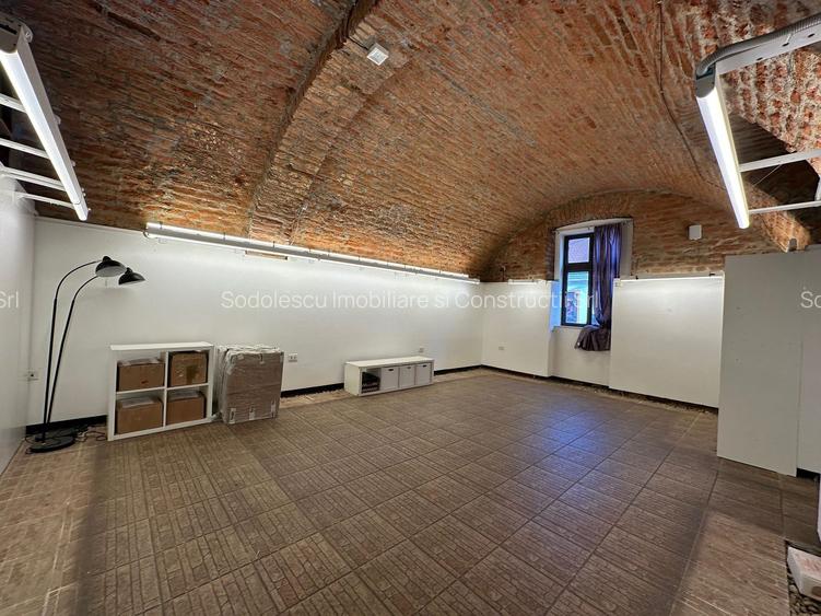 Spatiu comercial în Piața Unirii - 155 mp - 24