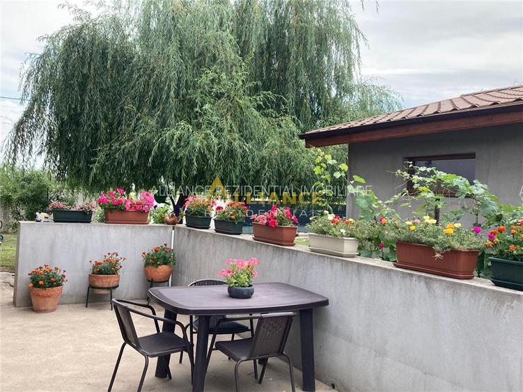 Vila cu 4 .camere 3. bai --249 mp utili - teren 881mp - 6