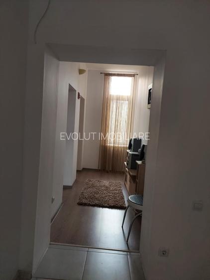 Piata Ovidiu Termen Lung centrala etaj 2 - 5
