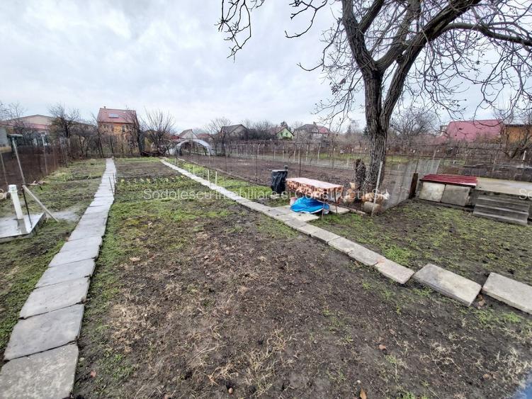 Casa de vanzare cu teren generos - 11