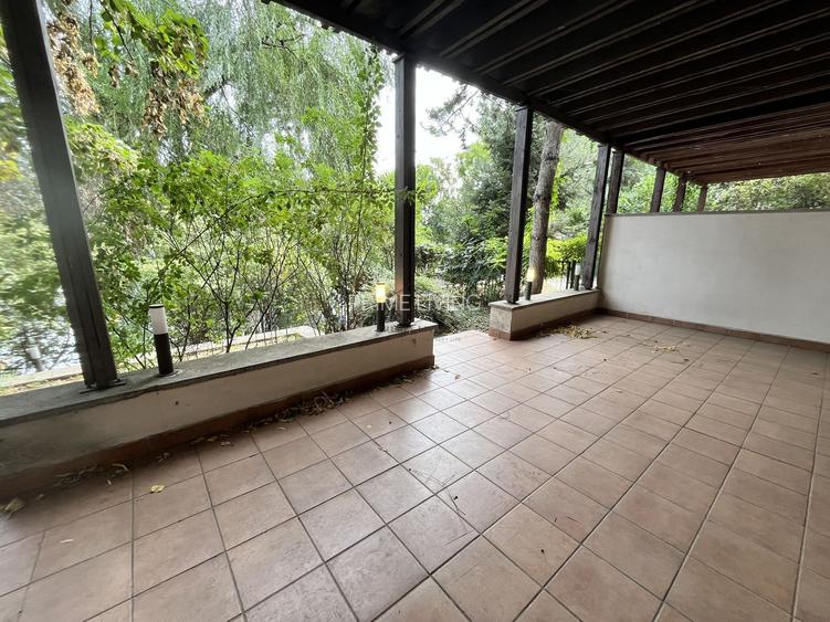 VILA CU 5 CAMERE LA INCHIRIERE PE MALUL LACULUI STRAULESTI - 19