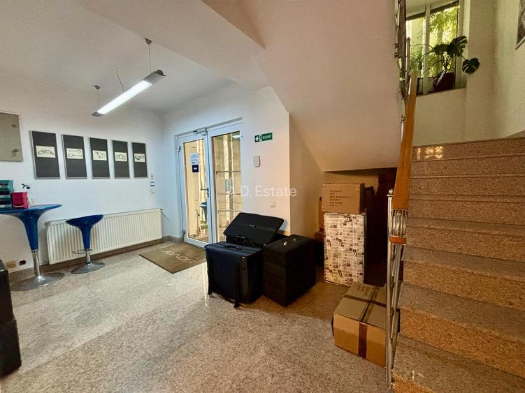 Vila De Inchiriat 11 camere  D+P+2 Timpuri Noi 12 Locuri Parcare 500 mp - 24