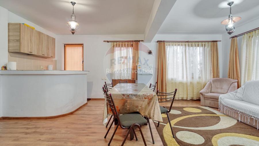 Vilă de vânzare în Predeal – vedere panoramică către pârtia de schi - 19