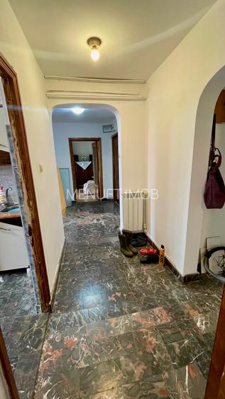 Apartament 3 camere,str.Spitalului - 18