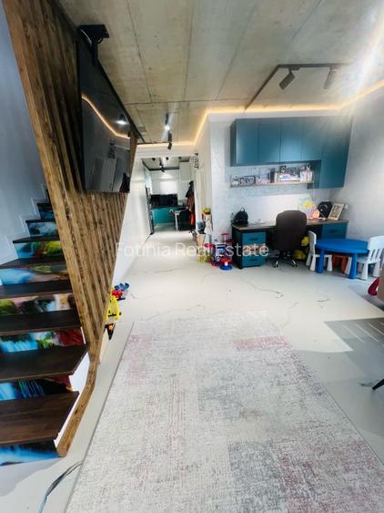 Vila de v&acirc;nzare &icirc;n Palazu Mare - 12