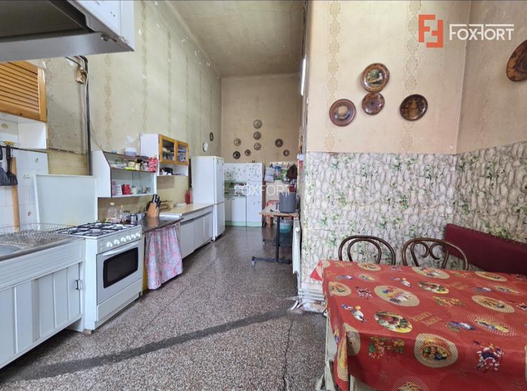 Apartament spatios 256 mp zona Teatru Arad - garaj inclus - comision 0% - 6