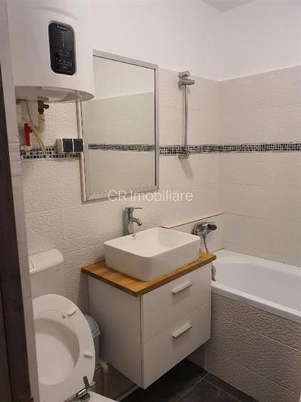 Garsoniera, 1 Mai - 2