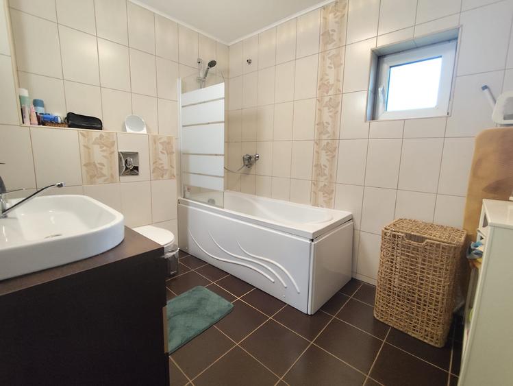 Apartament cu 3 camere semidecomandat de inchiriat in Sibiu zona Lazaret