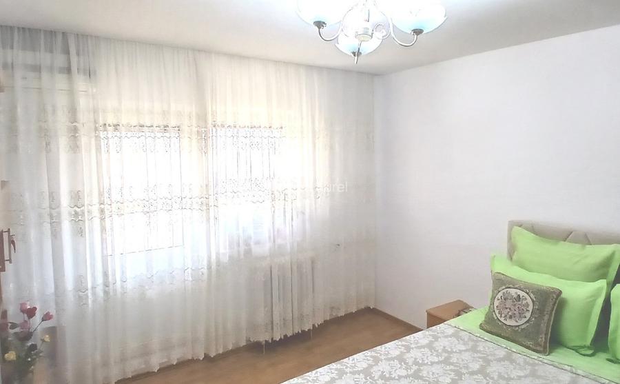 Apartament 3 camere, decomandat, renovat, la 700m de Zona comercială Vulcan - 4