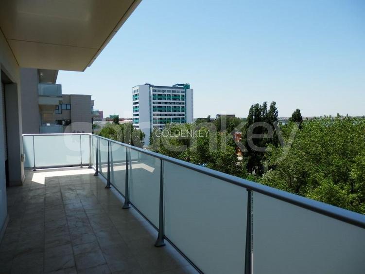 Apartament top cu 4 camere, 3 bai | Vedere panoramica frontala mare - 9
