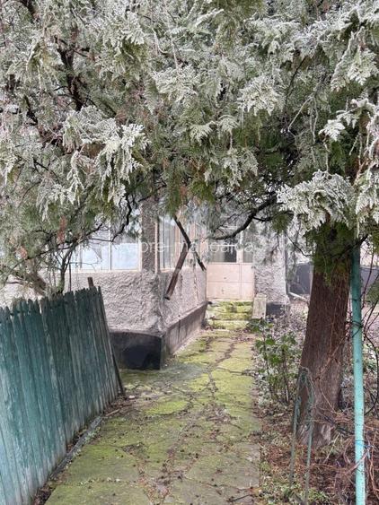 Vând  casă bătrâneasca  - 5