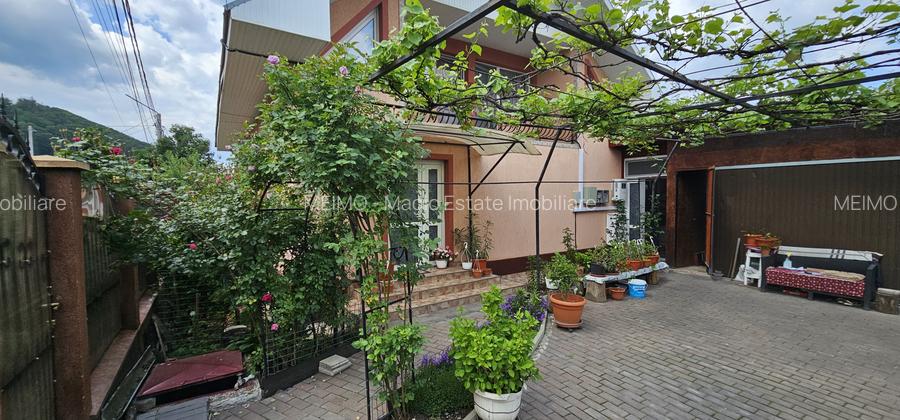 Eleganță, spațiu și confort modern – proprietate premium în Comănești - 2