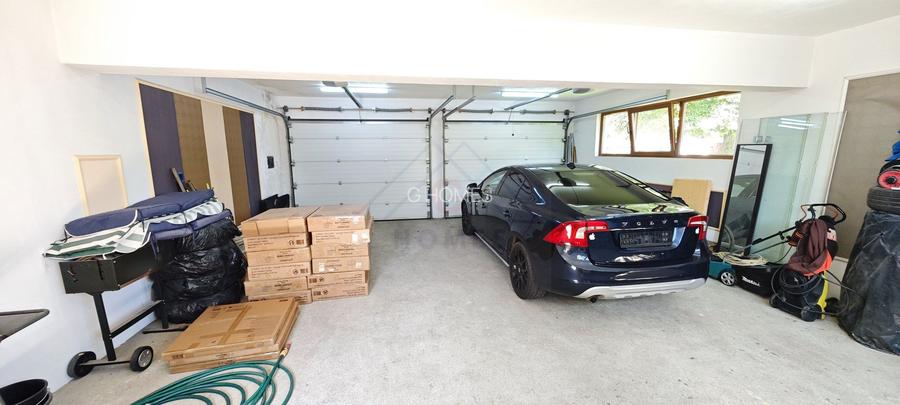 Casa mare. Posibil si clinica, camin batrani, invatamant, sediu firma. - 12