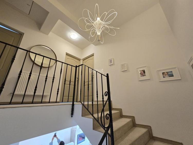 Casa de vanzare, Str. Narciselor, Zona VIVO - 12