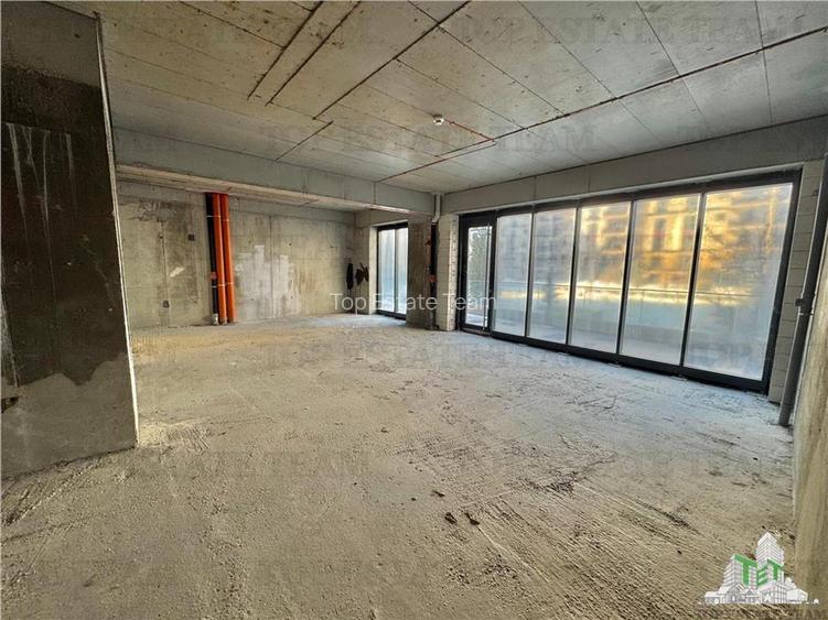 Spatiu comercial+ terasa 500mp de inchiriat in  Sectorul 6 - 7