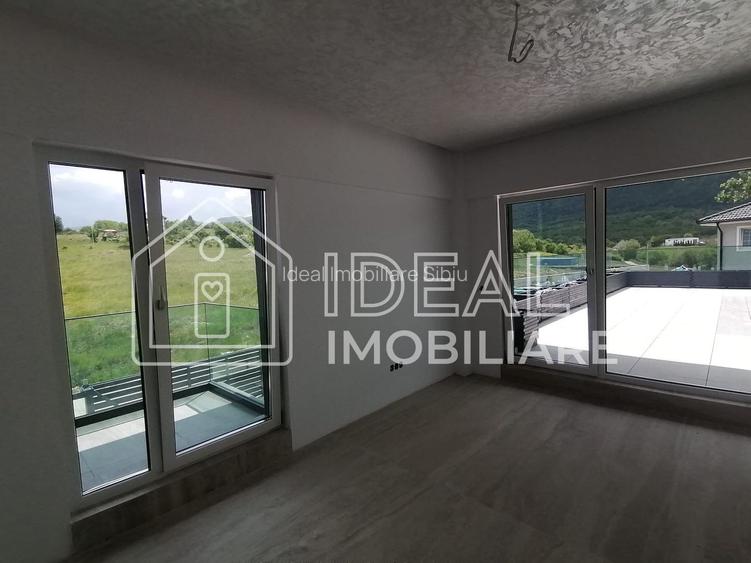 Casa  Exclusivista cu piscina si 1200 mp de teren, in Cisnadie - 4