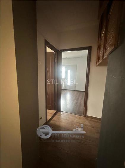 APARTAMENT 2 CAM DECOMANDAT PODU DE FIER ETAJ INTERMEDIAR - 5
