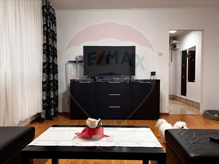 Apt. etaj 2 -zona centrala cu loc de parcare - 2