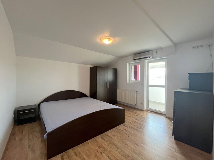 Apartament cu 4 camere de inchiriat in zona Girocului
