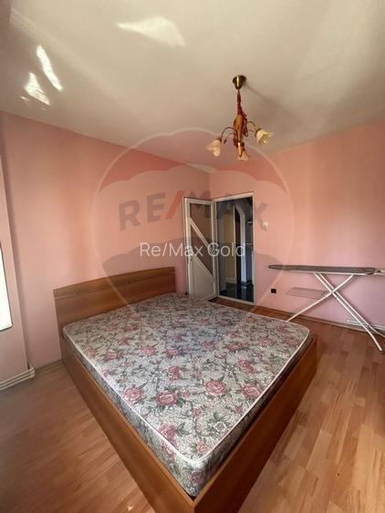 De vanzare apartament 3 camere,  MB 20 Slobozia IL - 11