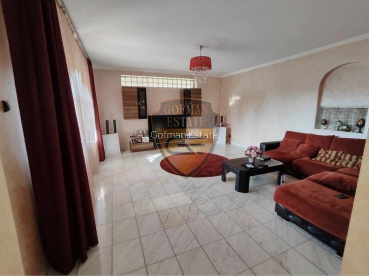 Vila KM 5, D P+1E+M 7 camere 534mp utili, 490mp teren 3 parcari 4 bai 4 balcoane - 2