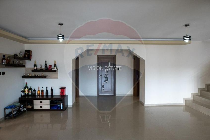 Casă / Vilă cu 5 camere de vânzare - 9
