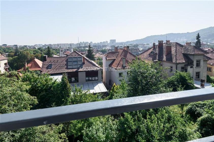 FILM! Vila de poveste, in centrul Brasovului, pe Drumul Cetatii - 33