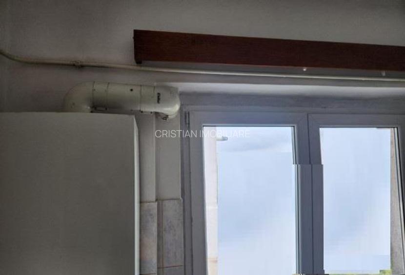 SPATIOS!! Ap 4 cam, conf 1 decomandat, 95 mp, bloc 1980 Garii - 9