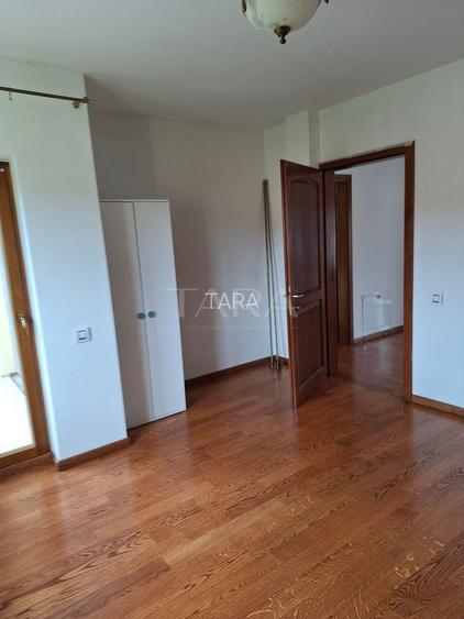 Casa deosebită în Europa – stil clasic, terase și grădină amenajata - 17