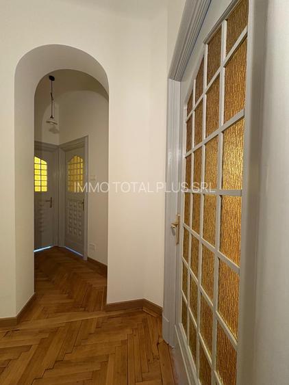 Piata Romana, imobil interbelic, parter, ideal BIROU - 9