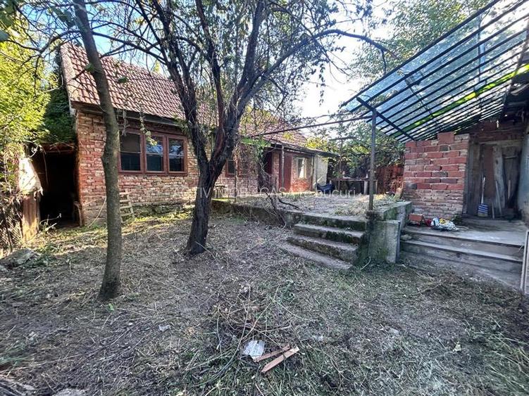 Bocsa Romana, 2 Corpuri de cladire cu Teren de 555 mp. si garaj, la sosea - 3