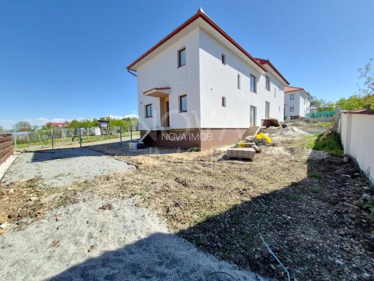 Casa tip duplex, la alb - Sura Mica - COMISION 0 - 3