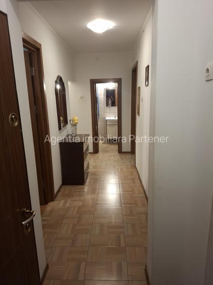 3 camere Exercițiu / fondul vechi , Decomandat / centrala , Amplasament DEOSEBIT - 2