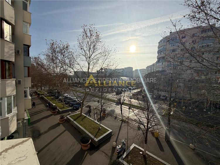 || 5 min. Aparatorii Patriei-Soseaua Berceni || 3 camere decomandat - 2