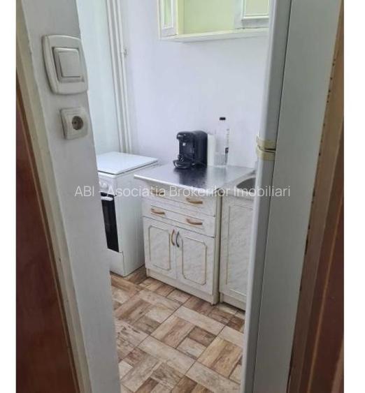 INCHIRIERI-Garsoniera MODERNA-Orsova/Lujerului - 2