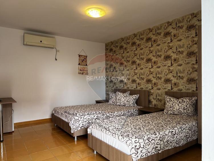 Casa si pensiune la pret atragator in 2 Mai Limanu Constanta - 3