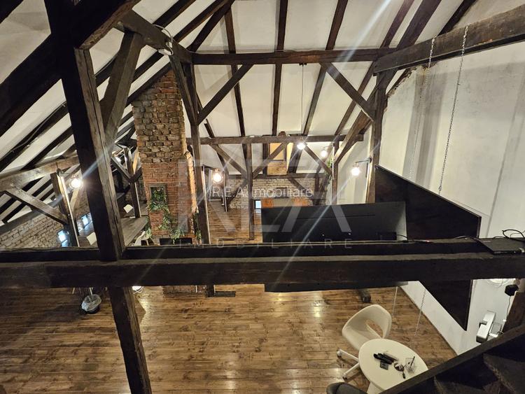 Casa de birouri de inchiriat 11 camere - 23