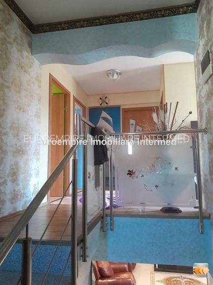 Vilă de vânzare cu 5 camere, regim de înălțime P+1 zona - 8