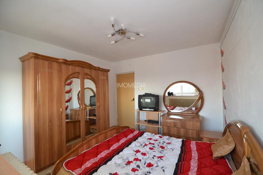 ap. 2 camere, decomandat, zona Circumvalatiunii-Kaufland, 250 eu - 2