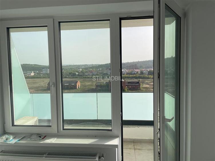 1 CAM COMISION 50 % (225 EURO) ,CENTRU, PARCARE,UNIREA TOWERS - 20