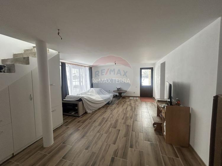 Casă nouă de vânzare 220 mp 13 ari teren SATULUNG 15KM de BAIA MARE - 9