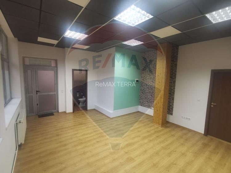 DE ÎNCHIRIAT – Spațiu comercial 34 mp, Piața Revoluției, Baia Mare - 2