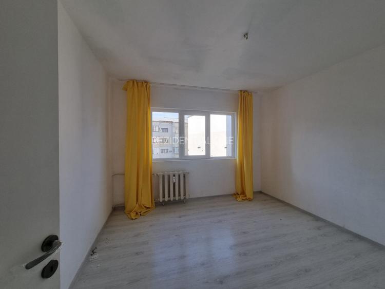 Digu Barnat- Zona Nord - Ap. 2 camere decomandate- etaj 3- bloc din 86 - 3