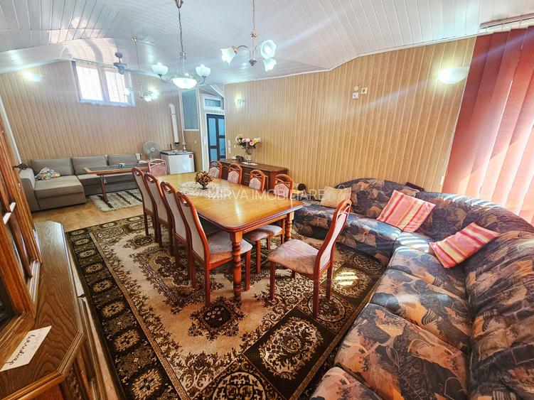 Casă spațioasă cu 9 camere în Strejnicu – pentru locuință, birouri - 29