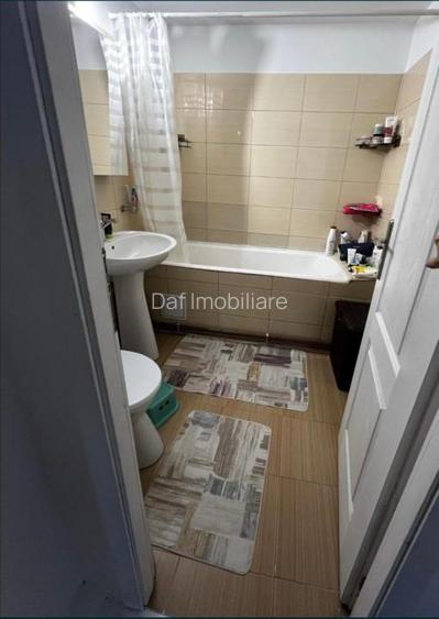 3camere centrala p renovat-70mp -Gorjului metrou - 2bai-bloc 1980 - 4