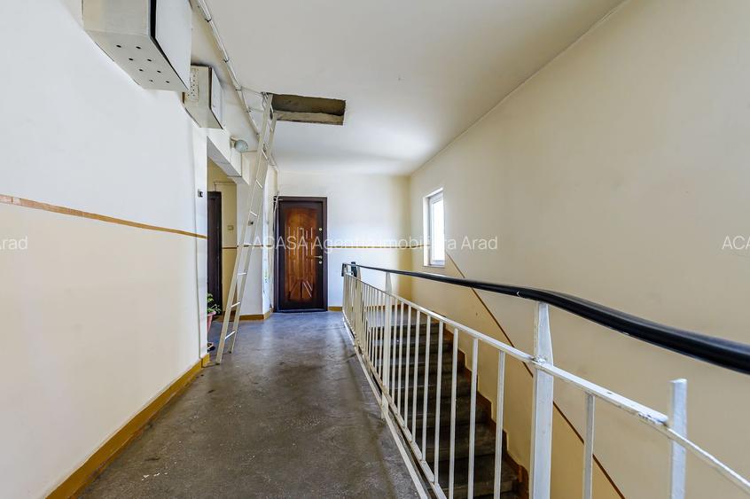 VANDUT ! Apartament accesibil cu 2 camere, în zona 500 Micalaca - 3