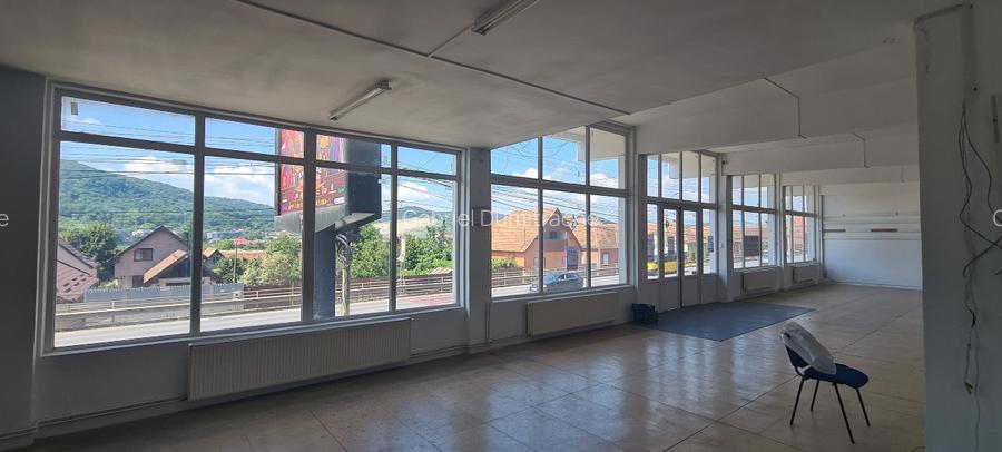Spațiu comercial de închiriat – 285 mp – vitrină generoasă – Sighișoara, Str. Mi - 4